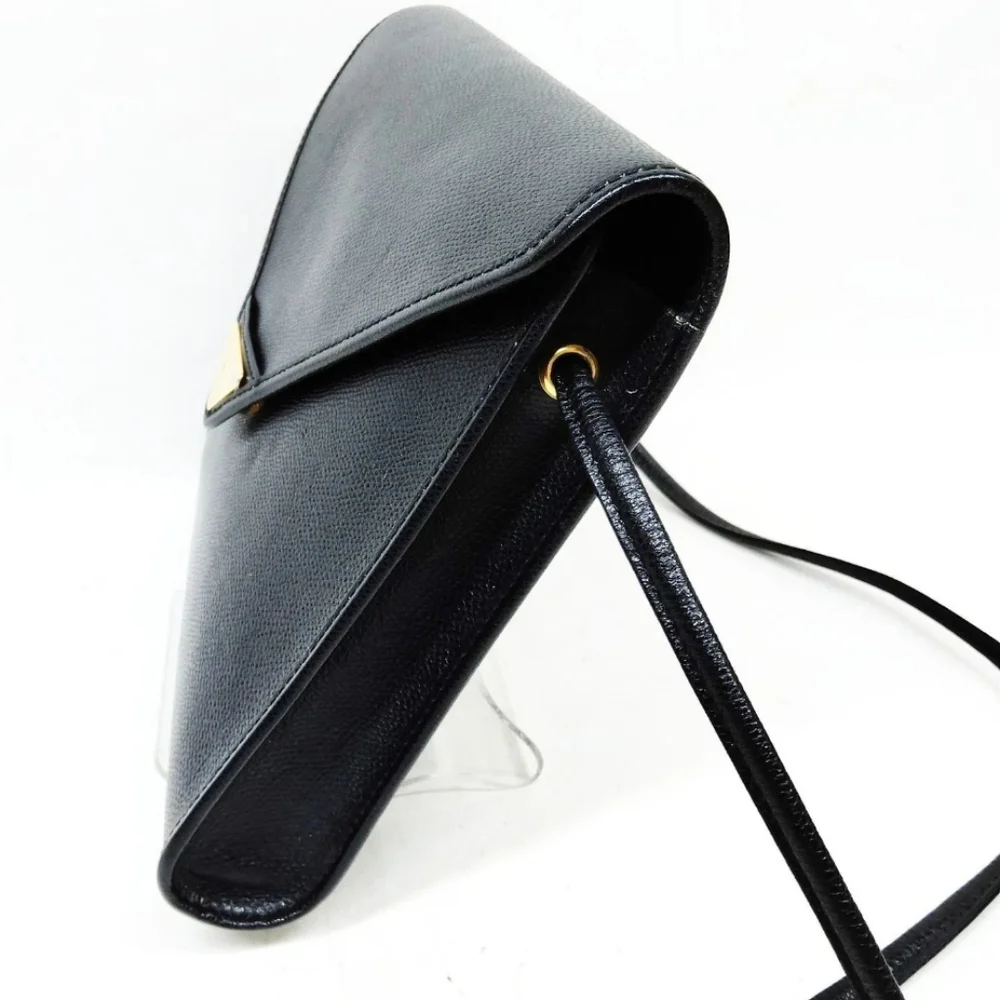 Classic Black Envelope Crossbody Bag with Gold Accent - Picture 3 of 11
